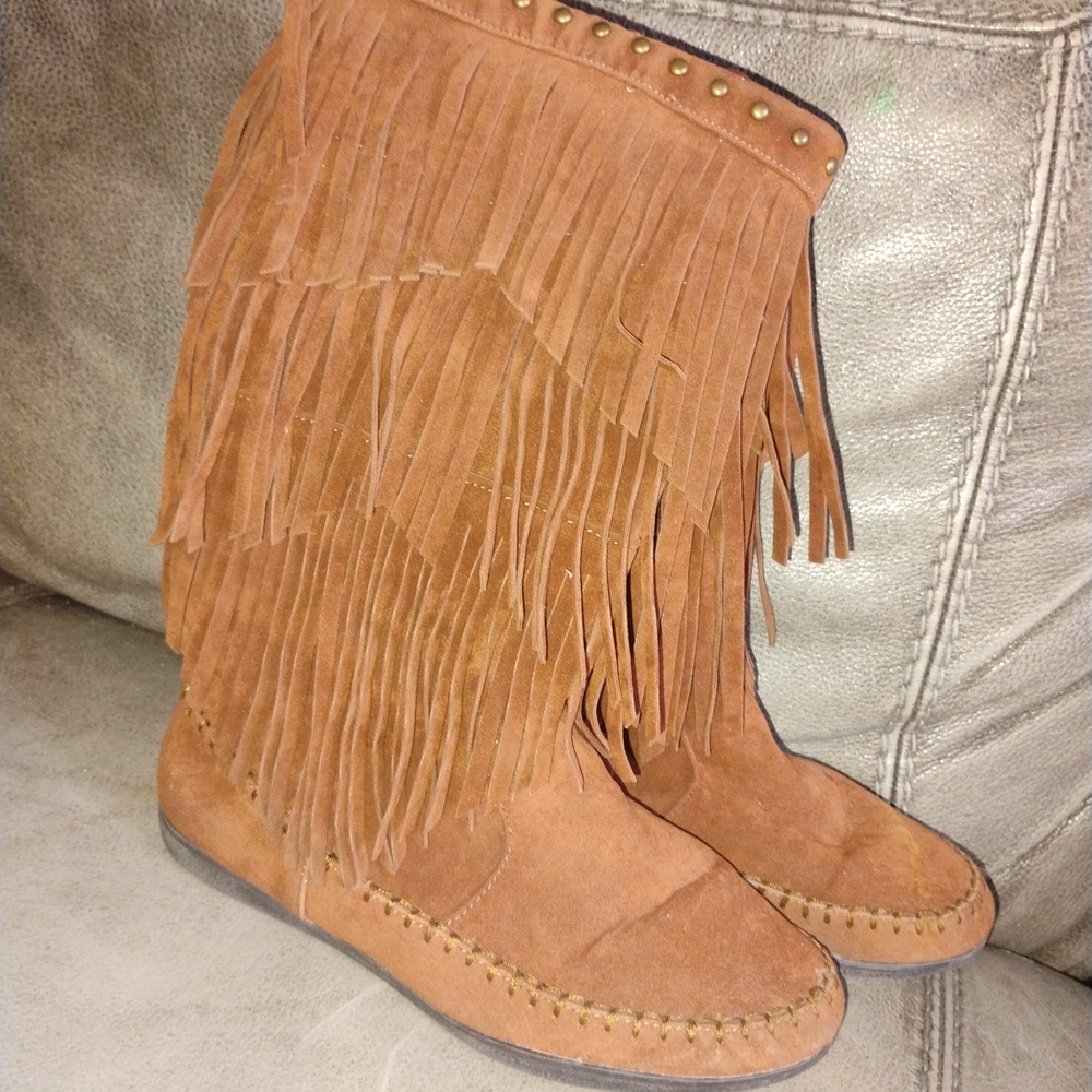 Rampage Tan Fringe Moccasins